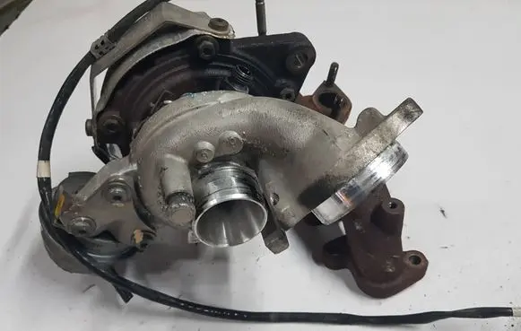 Volkswagen Polo V 6R Turbo 03P253019BIAUTOPI 03P253019B