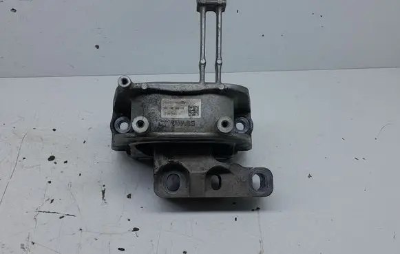 Audi A3 S3 8V Engine mount bracket 5Q0199262DE