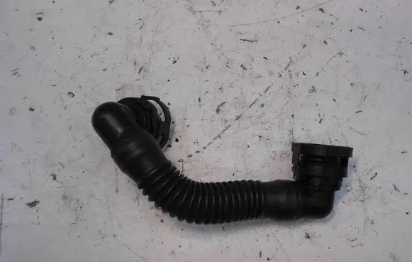 Volkswagen Polo V 6R Breather hose/pipe 04B103493