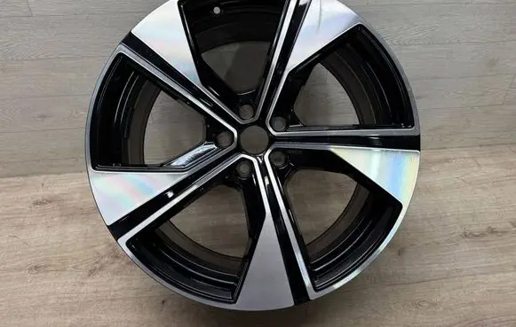 Polestar 4 R20 alloy rim 80012653