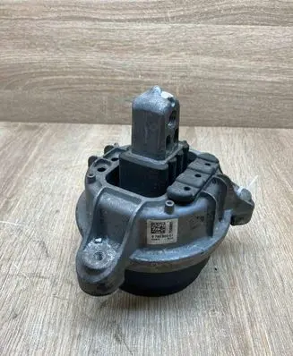 BMW 5 F10 F11 Engine mount bracket 6785602 200612