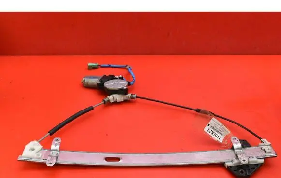 Honda CR-V Front door window regulator with motor
