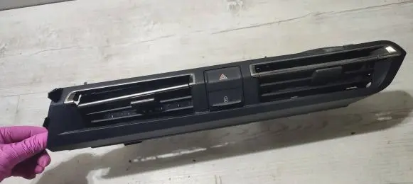 Peugeot 508 II Dash center air vent grill 9813436277