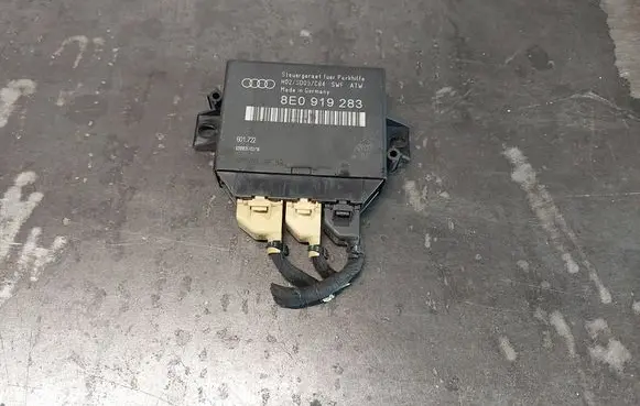 Audi A6 S6 C5 4B Parking PDC control unit/module 8E0919283