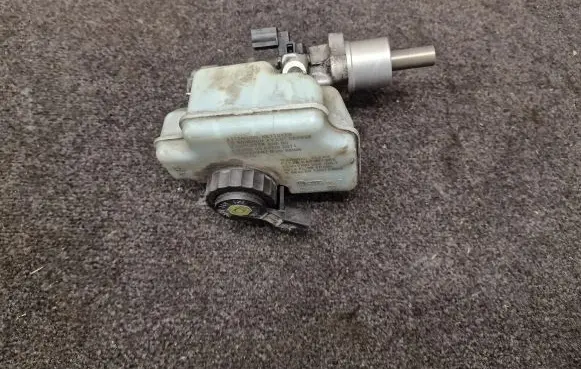 Skoda Octavia Mk2 (1Z) Master brake cylinder 1K1611301D