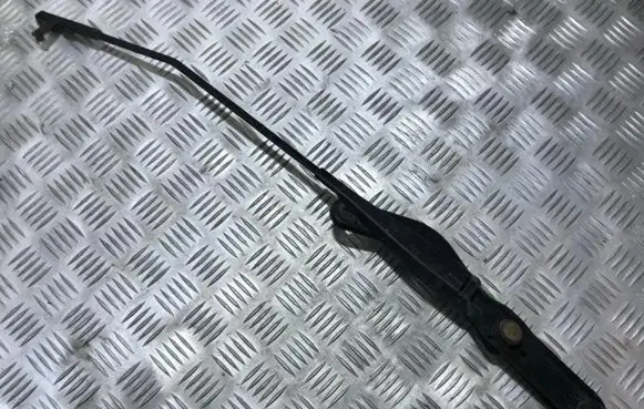 Ford Focus C-MAX Front wiper blade arm 3m5117526da 3m51-17526-da