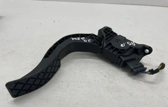 Audi A5 Accelerator throttle pedal 8W1723523A
