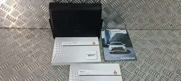 Mitsubishi Outlander User manual 