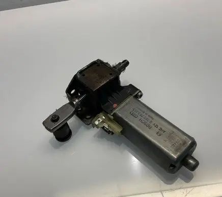Mercedes-Benz S W221 Seat adjustment motor 0390203255