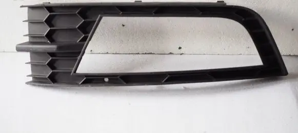 Skoda Octavia Mk3 (5E) Front bumper lower grill 5E0807682