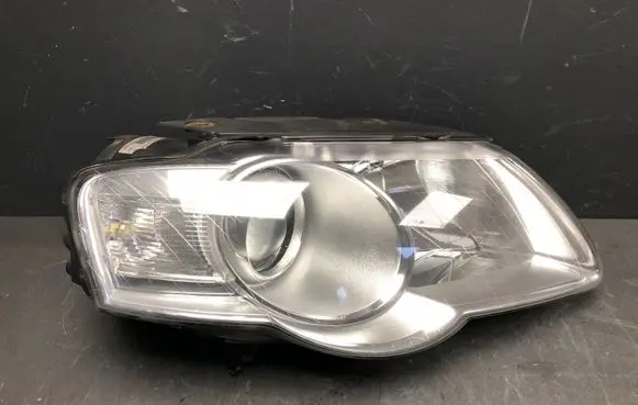 Volkswagen PASSAT B6 Headlight/headlamp 3C0941006T