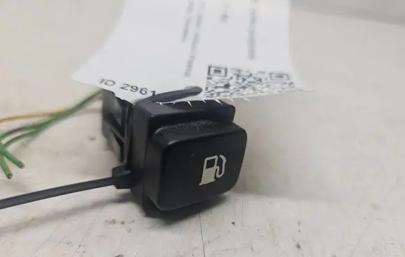 Citroen C4 I Picasso Fuel tank opening switch 