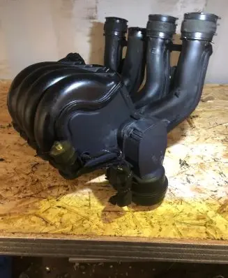 Volkswagen PASSAT B5.5 Intake manifold 06B133210AF