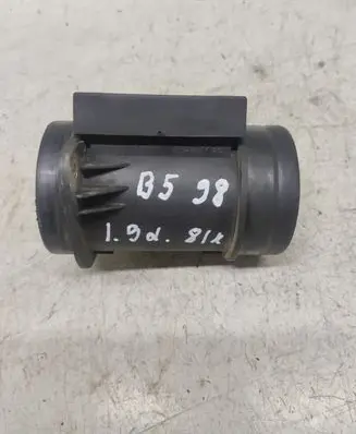 Volkswagen PASSAT B5 Mass air flow meter 71822101
