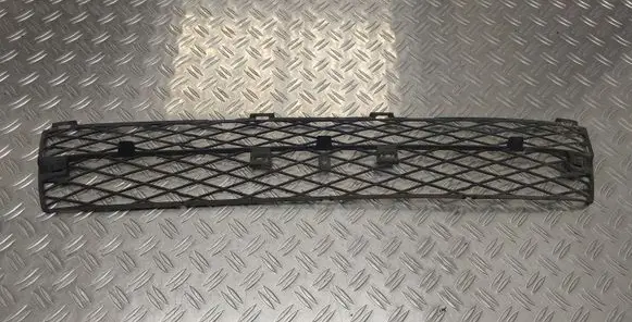 Toyota Corolla E120 E130 Front bumper lower grill 5311202020