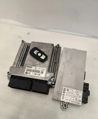 BMW 5 E60 E61 Engine control unit/module 7796678 0281012191