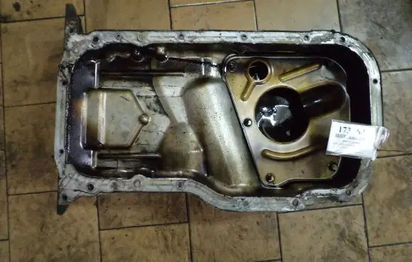 Mitsubishi Carisma Oil sump