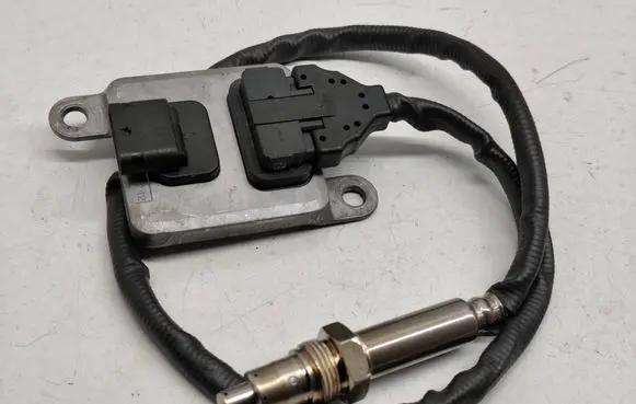 Mercedes-Benz Vito Viano W447 Lambda probe sensor A0009058511 0009058511