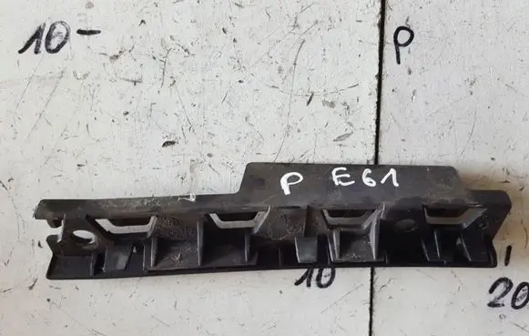 BMW 5 E60 E61 Fender mounting bracket