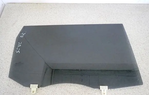 KIA Soul Sliding door window/glass 
