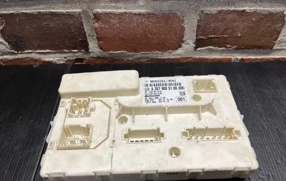 Mercedes-Benz E A207 Comfort/convenience module A2079005100 A2079023300 A2079011500