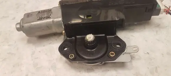 Lexus IS 200-300 Sunroof motor/actuator 47172310050 1620006840