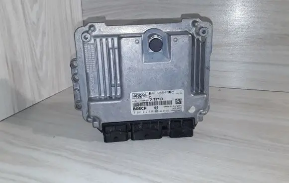 Mazda 3 II Engine control unit/module 0281012530 M6112A650BC 6M6112A650BB