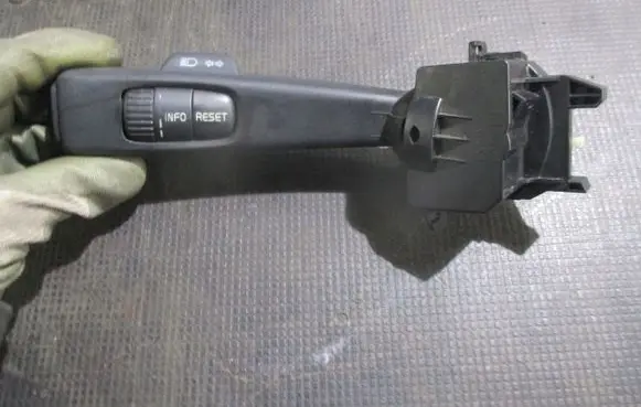 Volvo C30 Indicator stalk 17D770