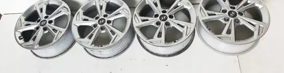 Hyundai Kona I R17 alloy rim 