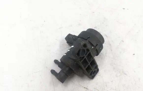 Renault Scenic I Vacuum valve 7700113071