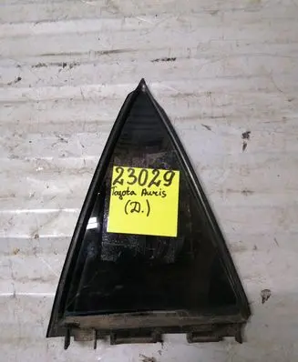Toyota Auris 150 Rear vent window glass E64300048