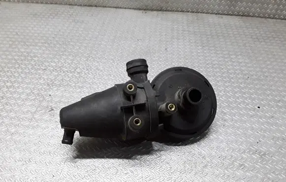 BMW 5 E39 Breather/breather pipe/hose 1703484