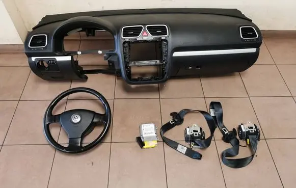 Volkswagen Scirocco Airbag set with panel 1Q1858296A 1Q1858295E 1K0909605AE
