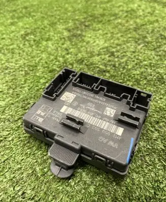 Porsche Cayenne (9Y0 9Y3) Door control unit/module 4M1959593C