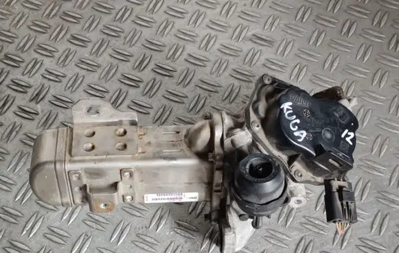 Ford Kuga I EGR valve 30725855 V29012928AV 004200945