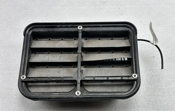 Mercedes-Benz S W222 Quarter panel pressure vent A2229050236