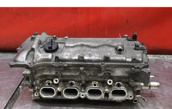Toyota Auris E180 Engine head 