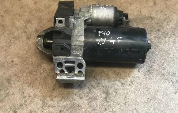 BMW 5 F10 F11 Starter motor 8574102