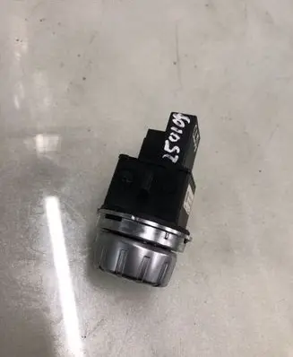 Mercedes-Benz CLA C117 X117 W117 Suspension ride height/mode switch A2469053703
