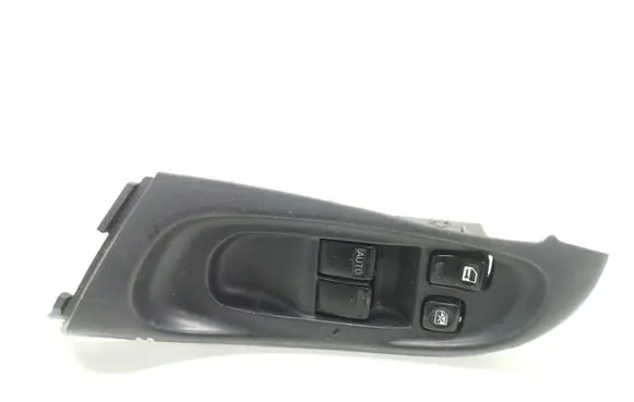 Nissan Almera N16 Electric window control switch