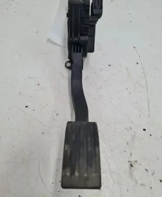 Ford C-MAX I Accelerator throttle pedal 3M519F836AF