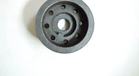 Audi A6 S6 C5 4B Crankshaft pulley 059105263A