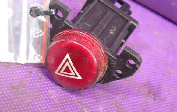 Mitsubishi Colt Hazard light switch 