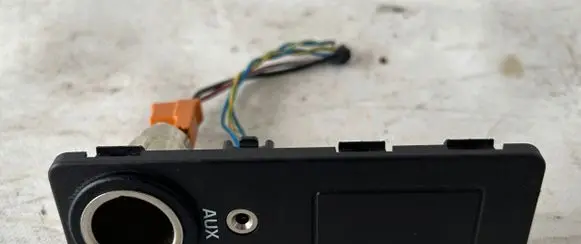 Jaguar XF X250 AUX in-socket connector 8X2319C166BA