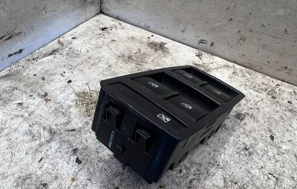 Opel Insignia A Electric window control switch 13222224