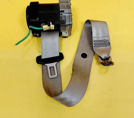 Audi A6 S6 C5 4B Rear seatbelt 33025783