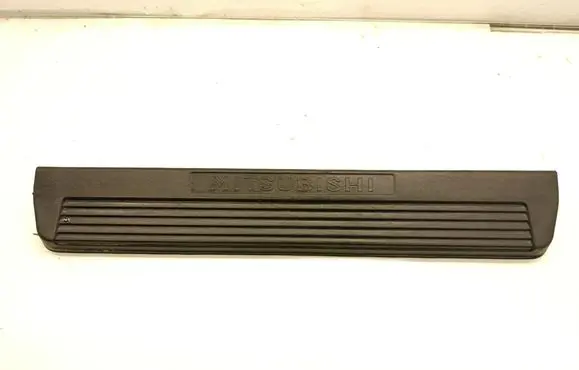 Mitsubishi Pajero Front sill trim cover MR402149