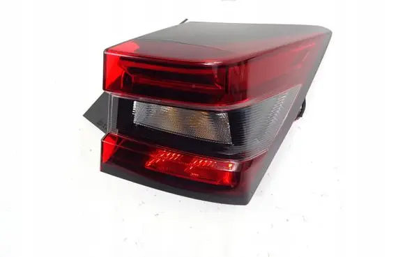 Nissan Juke II F16 Rear/tail lights 265506PA1B