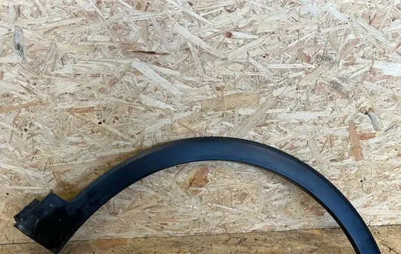 KIA Sorento Front arch trim 