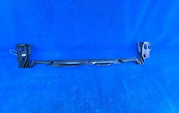 BMW 5 G30 G31 G38 Rear bumper mounting bracket 8067764